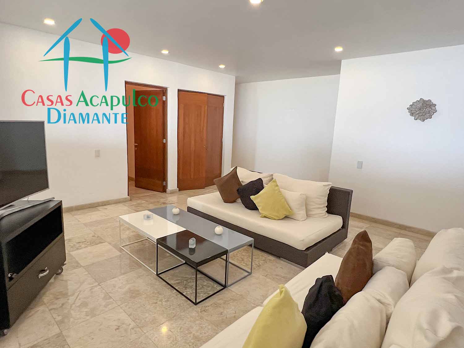 EOS 403 - Sala de televisión 6